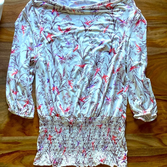 2/$10 ♥️ Suzy Shier Bird Top - Picture 3 of 5